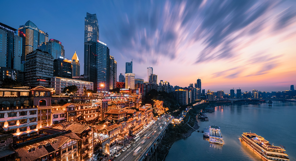 武隆喀斯特地貌景区，奇特的石灰岩地貌，溶洞天坑，自然奇观